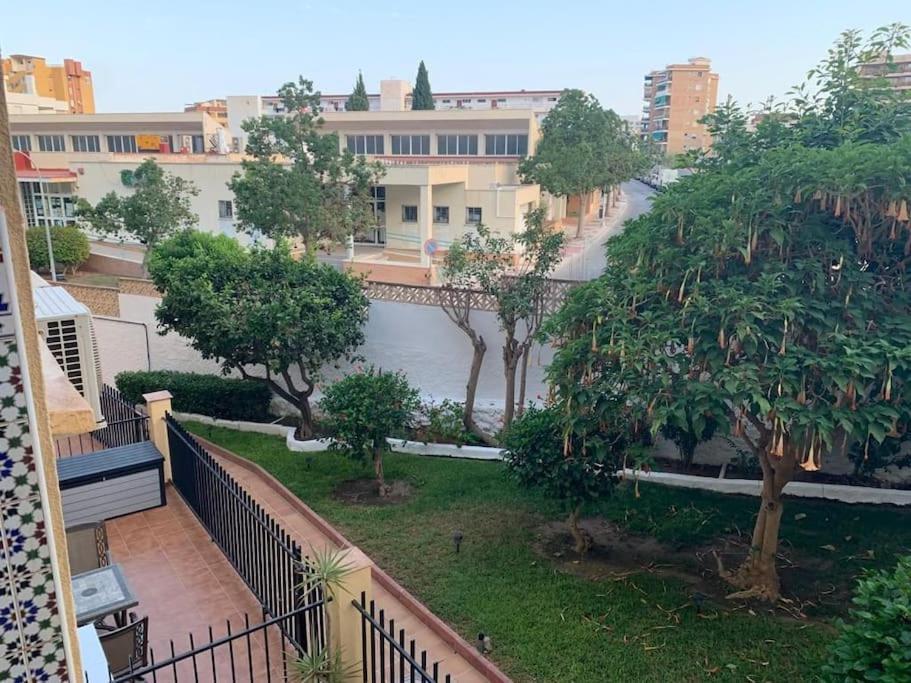 Apartamento En Carihuela Apartment ตอร์เรโมลิโนส ภายนอก รูปภาพ